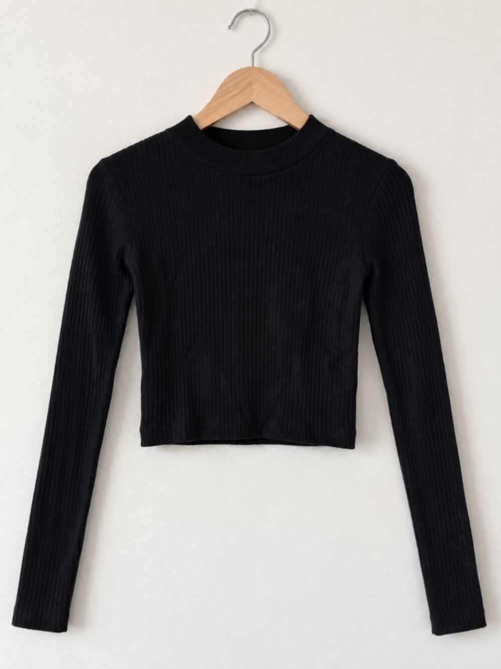 Black Ribbed Cropped Long Sleeve Mock Neck Top – Women’s Size US 6